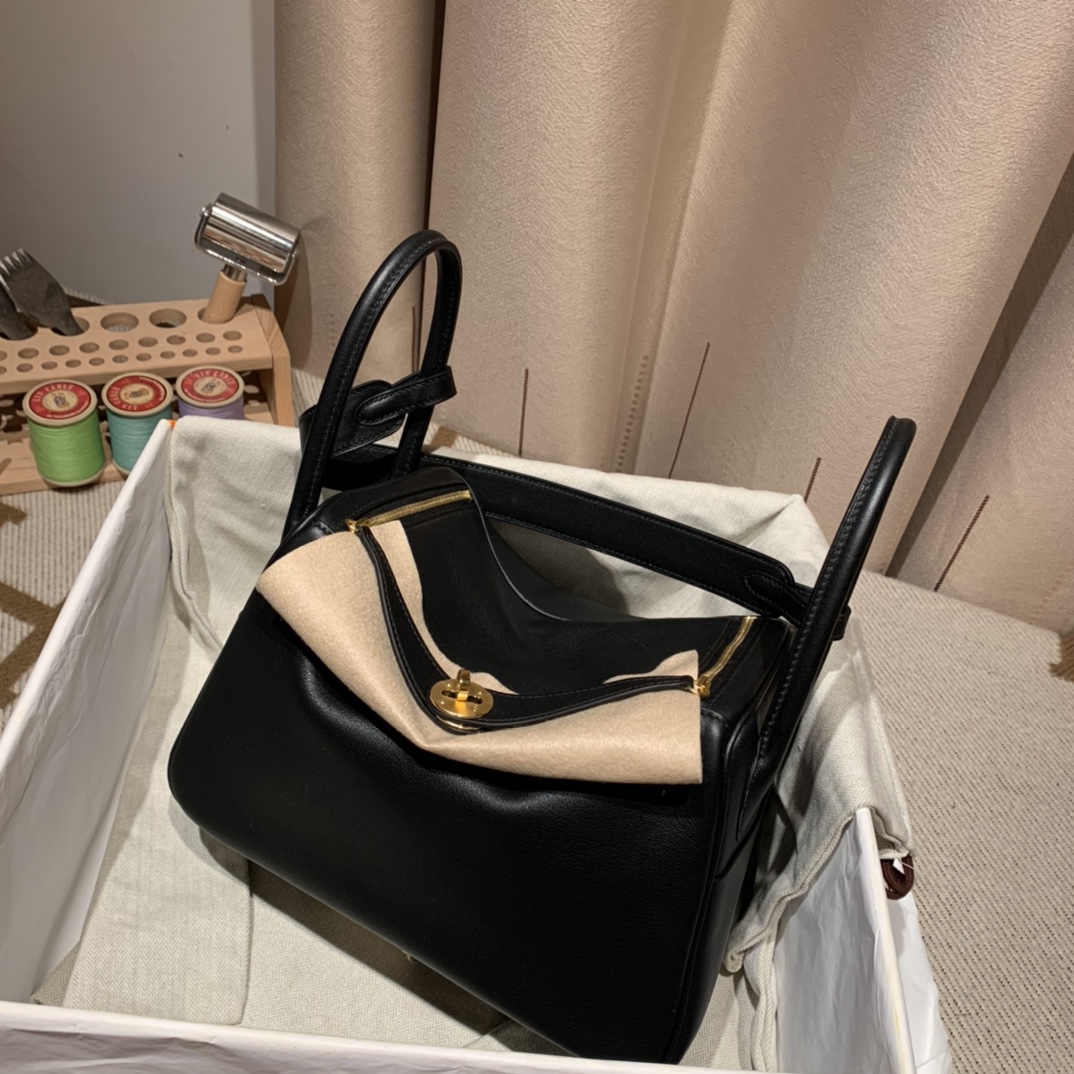 에르메스 린디백26 블랙 금장 스위프트